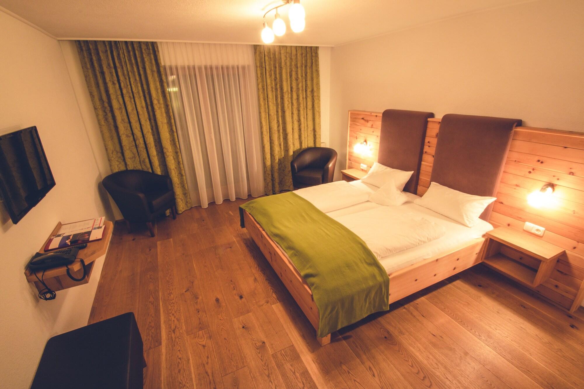 Hotel & Gasthaus Dresch Erl Екстериор снимка